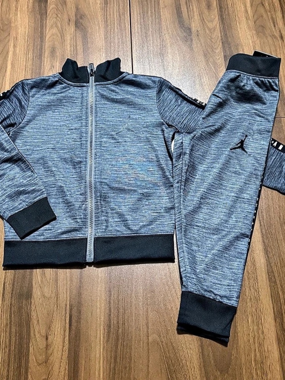 Jordan Toddler 2-Piece Track Set Size 3T Matching Outfit Set New with tags
